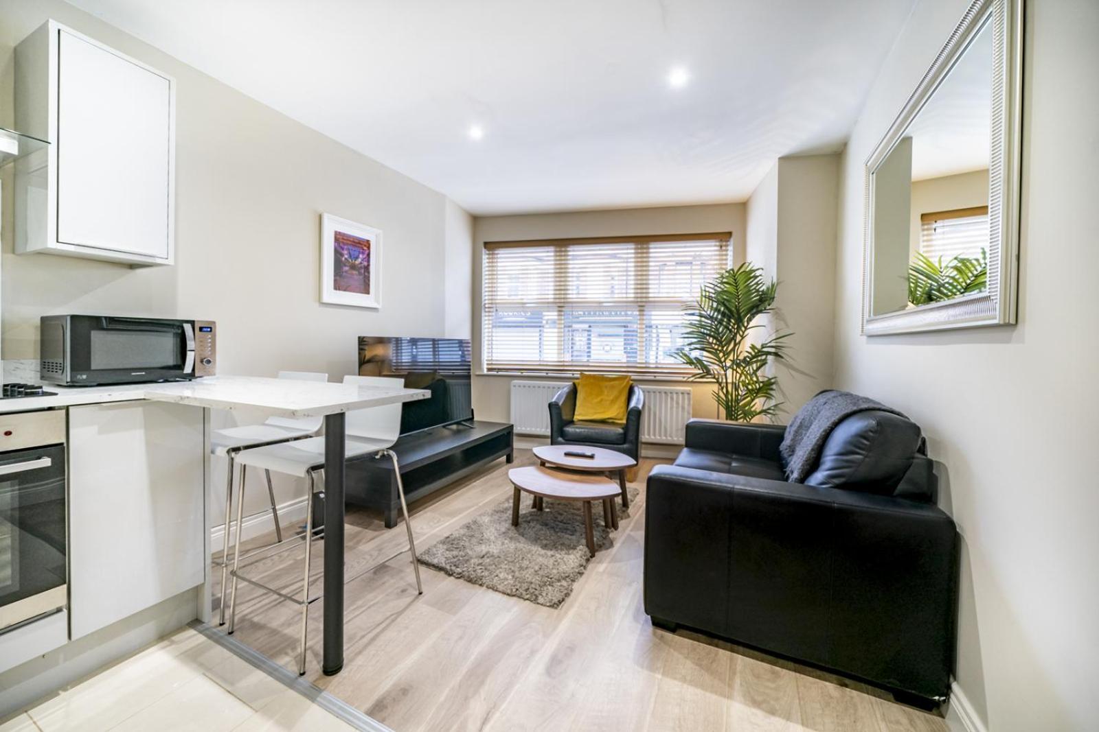 Giants Causeway-1bd Ap - Gold Short Term Belfast