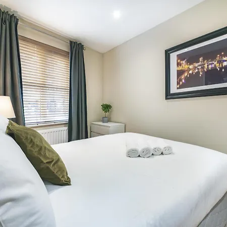 Giants Causeway-1Bd Ap - Gold Short Term Stays Belfast Exterior photo
